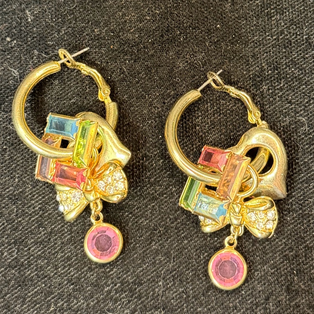 Source Unknown Gold and Pink Hoop Earrings